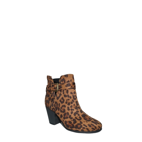 Time and Tru Leopard Ankle Strap Bootie - Picture 5 of 8